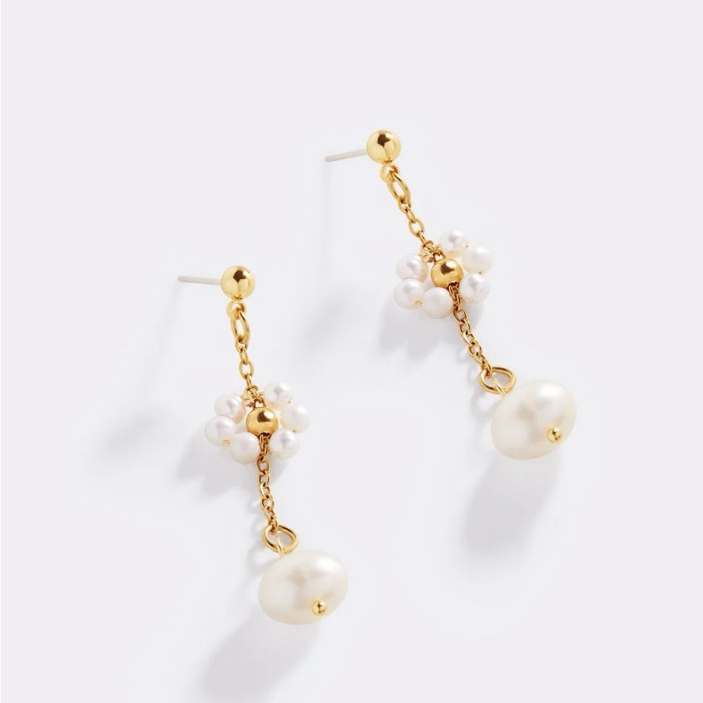 Mint & Lily. Chic Gold and Pearl Cluster Earrings. NWT